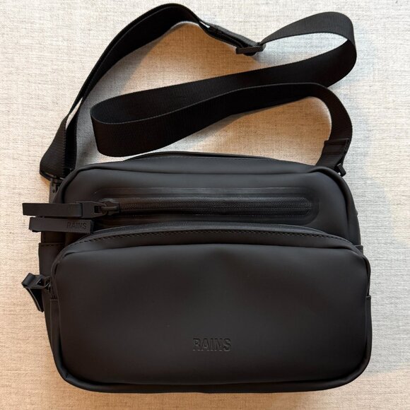 Rains Cargo Box Bag in Black - Picture 2 of 7